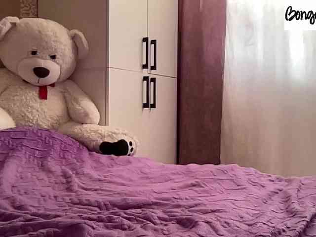 SweetStrawberry1 webcam