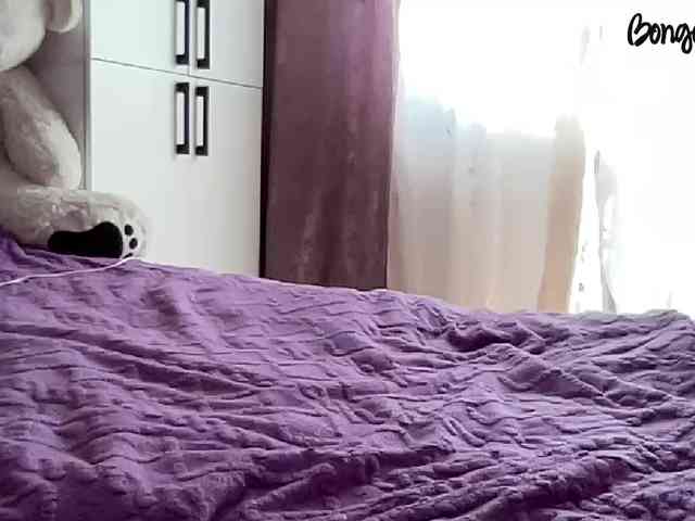 SweetStrawberry1 webcam