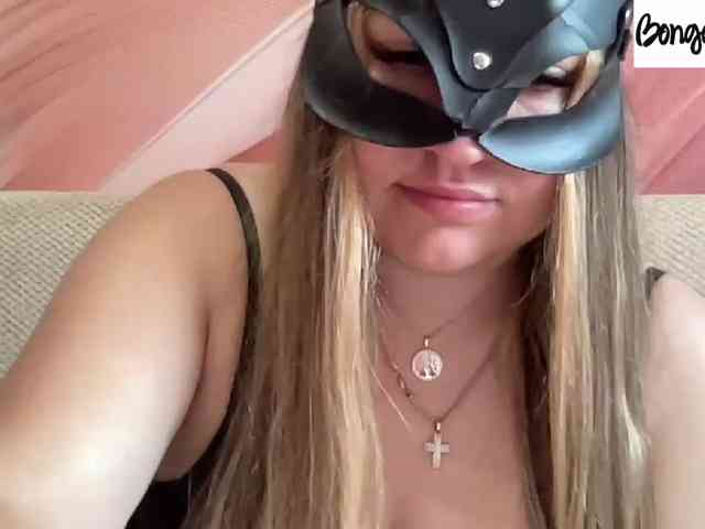 SweetStrawberry11 webcam