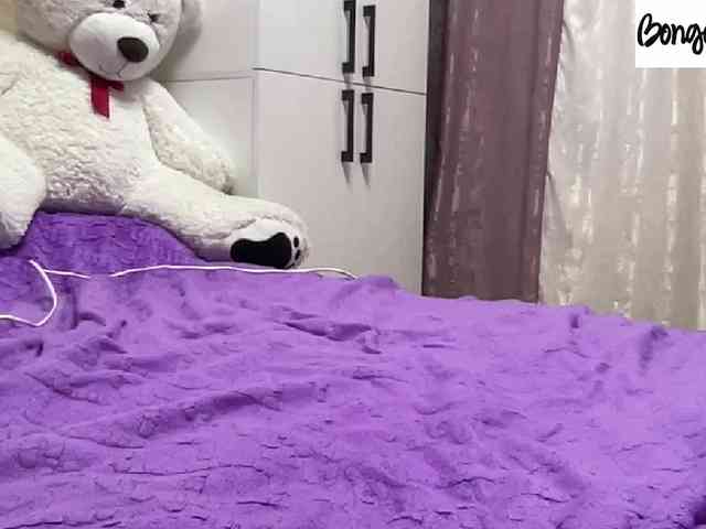 SweetStrawberry1 webcam