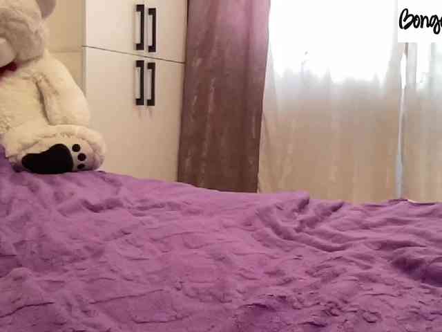 SweetStrawberry1 webcam