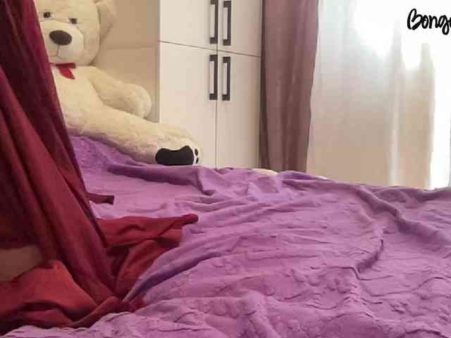 SweetStrawberry1 webcam