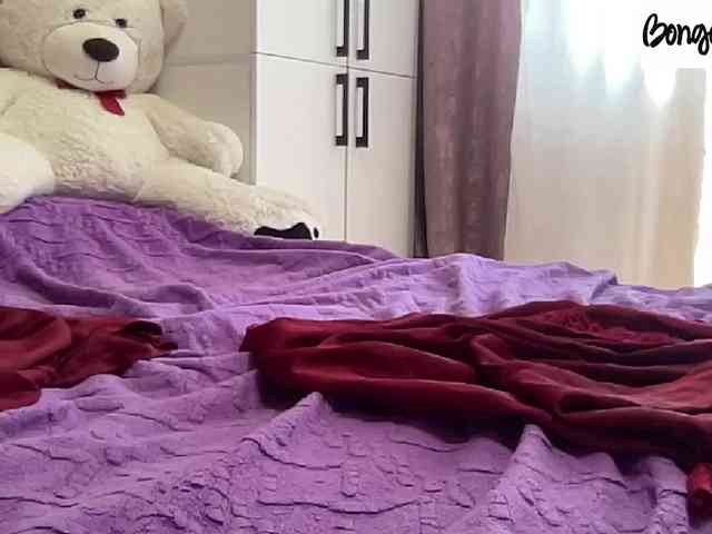 SweetStrawberry1 webcam
