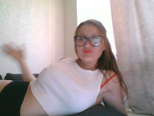 Yulia777 live cam on BongaCams