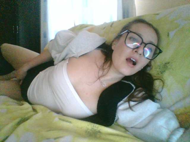 Yulia777's BongaCams show and profile