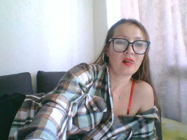 Yulia777 live cam on BongaCams