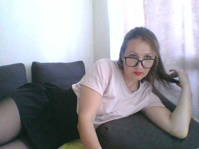Yulia777 live cam on BongaCams