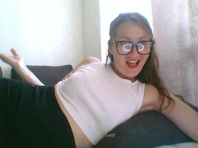 Yuliya333 webcam