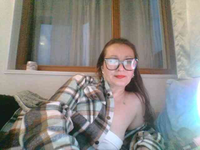 Yuliya333 webcam