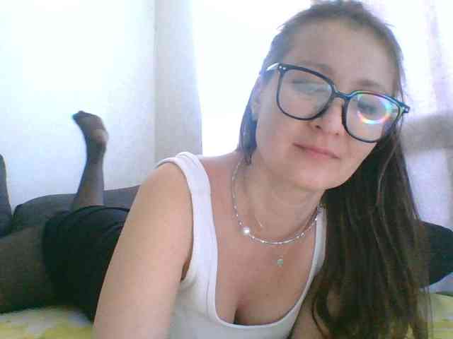 Yuliya333 webcam