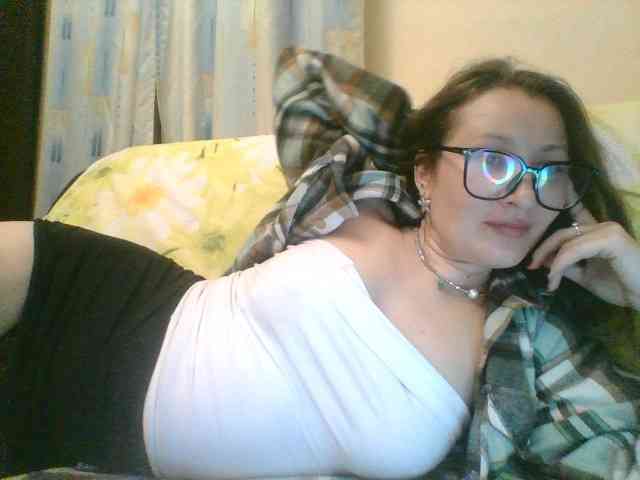 Yuliya333 webcam