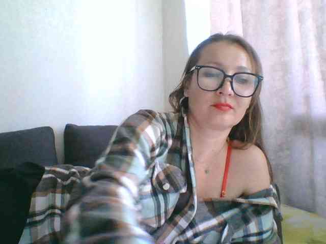 Yuliya333 webcam