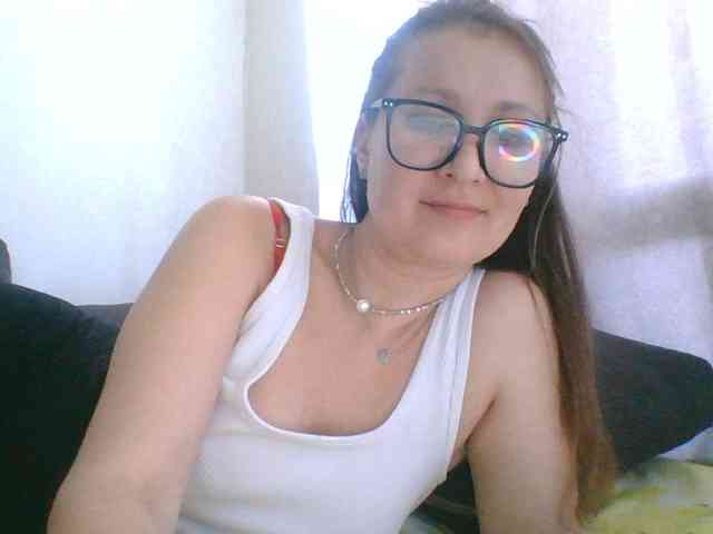 Yuliya333 webcam