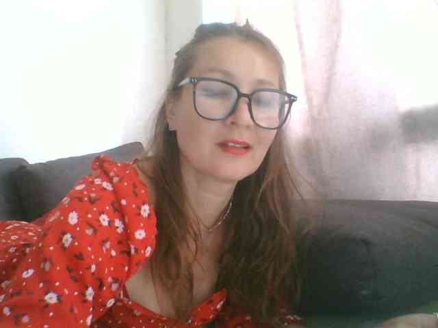 Yuliya333 webcam