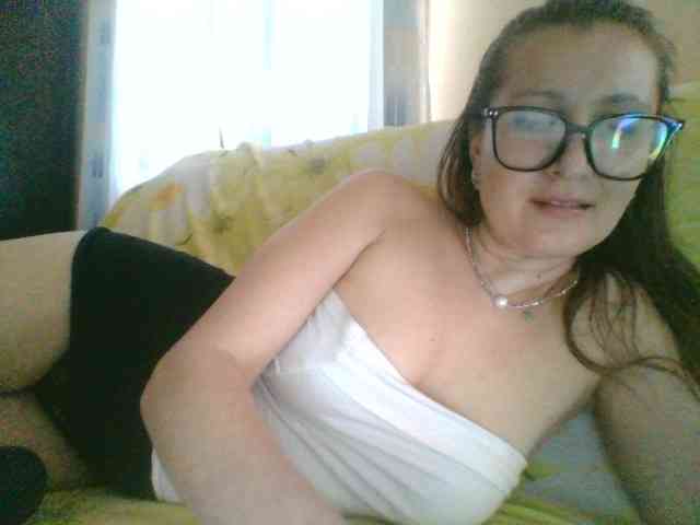 Yuliya333 webcam