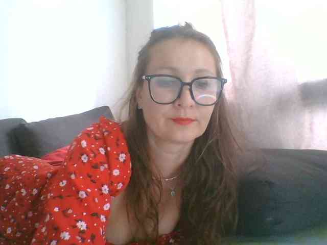 Yuliya333 webcam