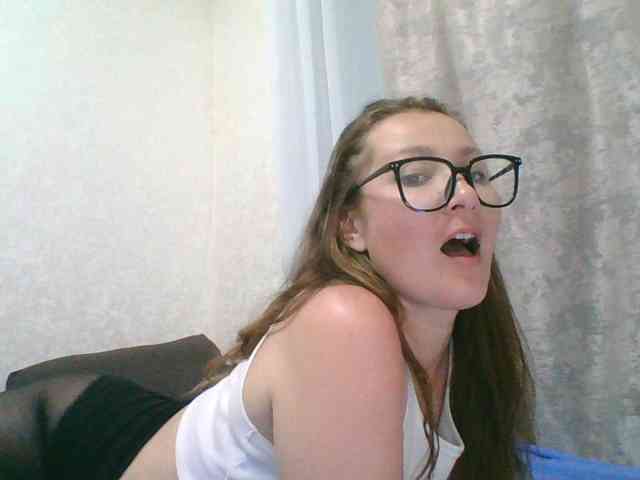 Yuliya333 webcam