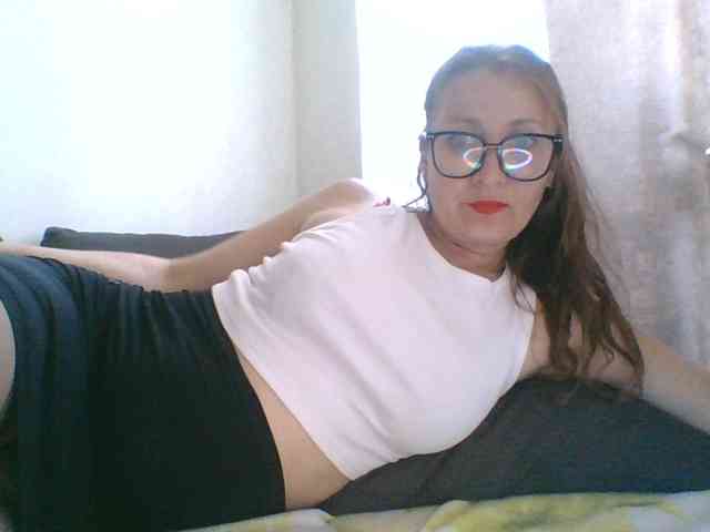 Yuliya333 webcam