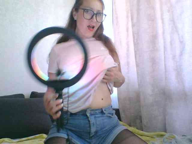 Yuliya333 webcam