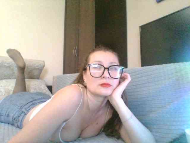 Yuliya333 webcam
