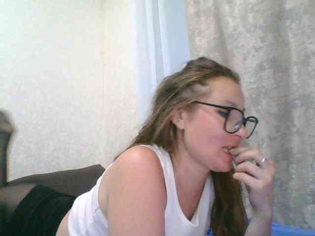 Yuliya333 webcam