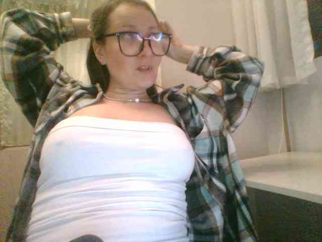 Yuliya333 webcam