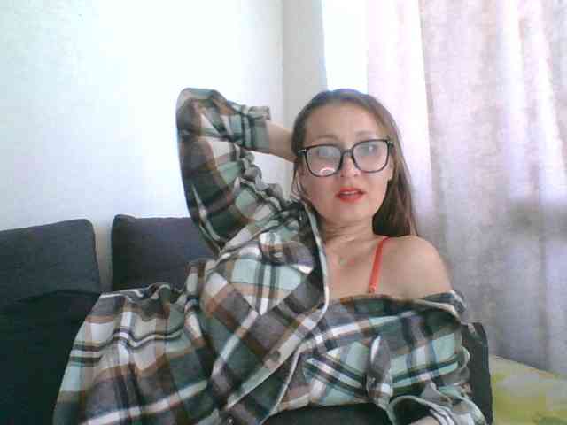 Yuliya333 webcam