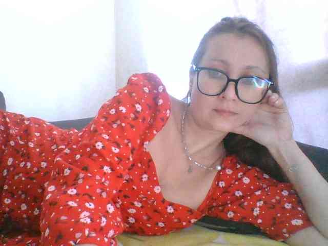 Yuliya333 webcam