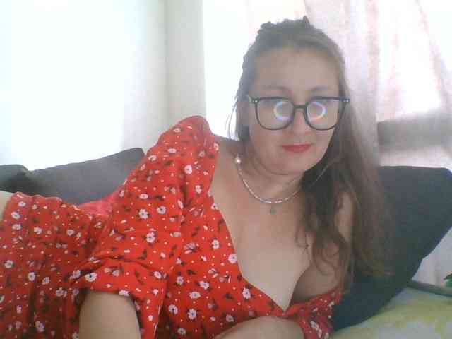 Yuliya333 webcam