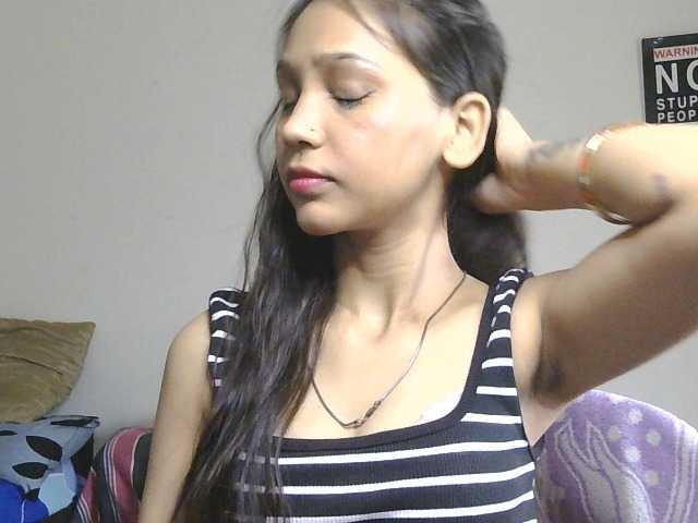 Yashika live cam on BongaCams