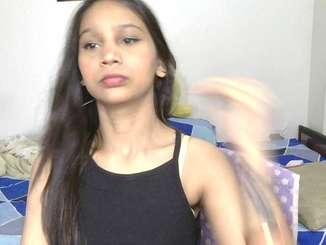Yashika live cam on BongaCams