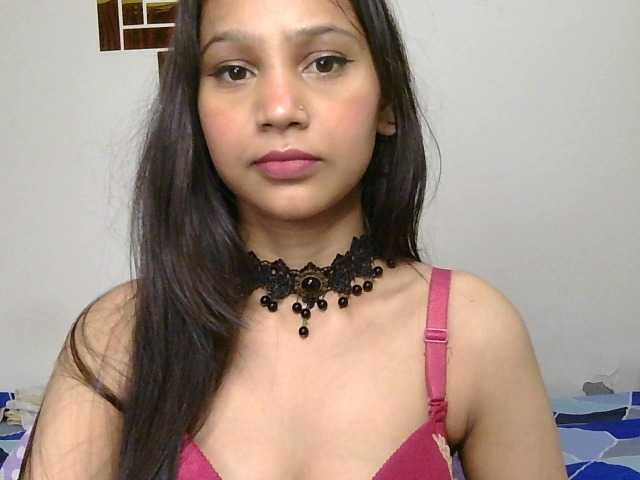 Yashika live cam on BongaCams