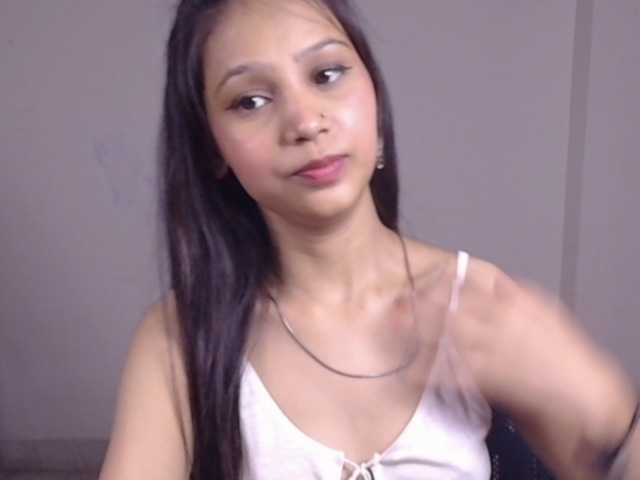 Yashika live cam on BongaCams