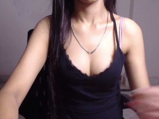 Yashika live cam on BongaCams