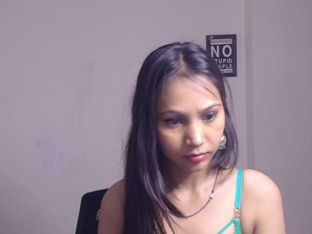 Yashika live cam on BongaCams