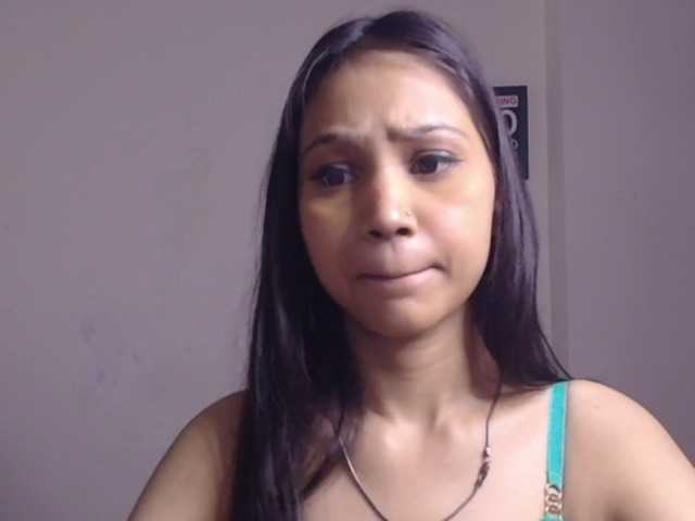 Yashika live cam on BongaCams