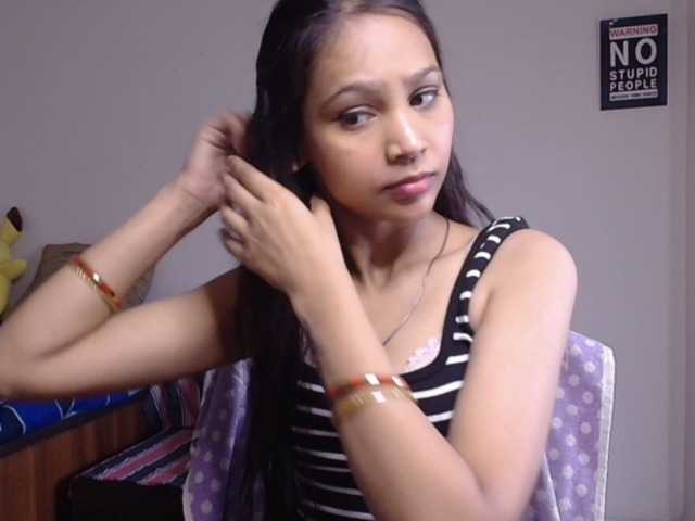 Yashika live cam on BongaCams