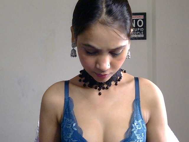 Yashika live cam on BongaCams
