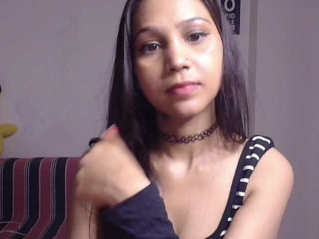 Yashika live cam on BongaCams