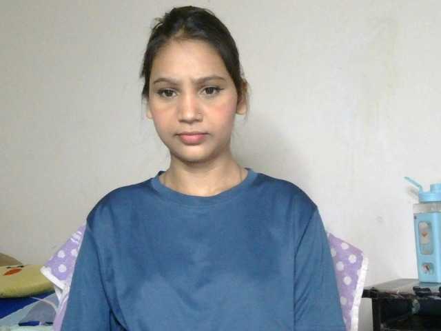 Yashika live cam on BongaCams