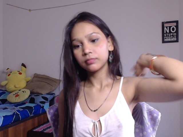 Yashika live cam on BongaCams