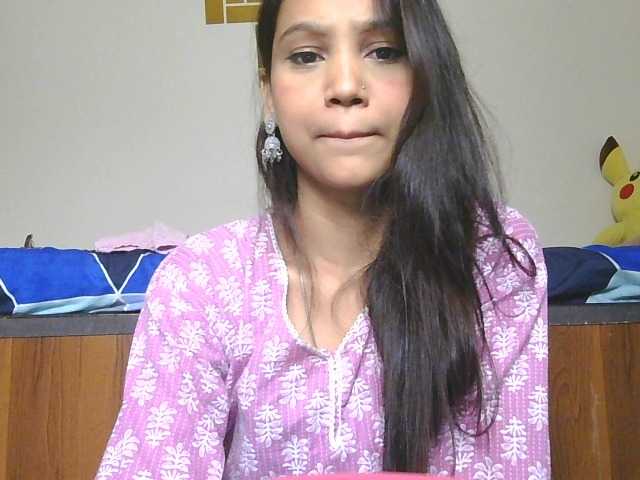 Yashika live cam on BongaCams