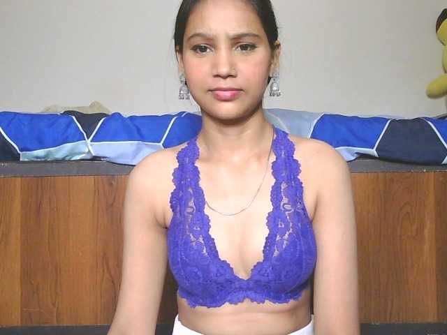 Yashika live cam on BongaCams