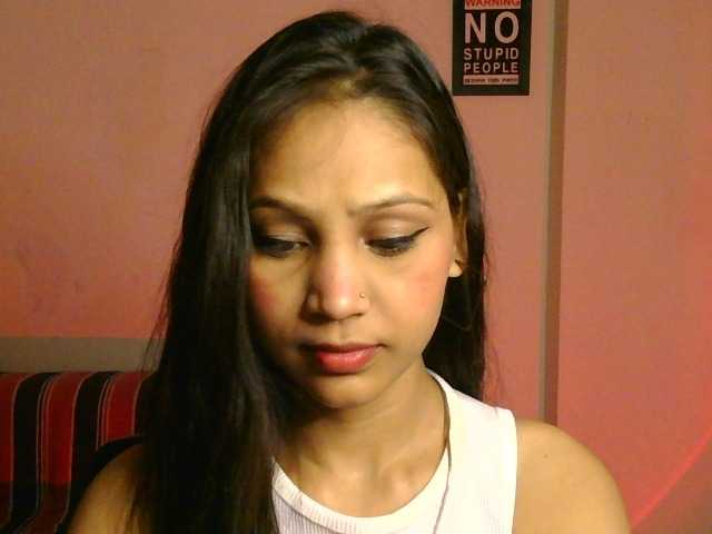 Yashika live cam on BongaCams