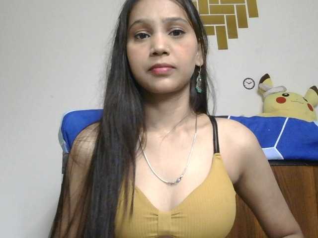 Yashika live cam on BongaCams