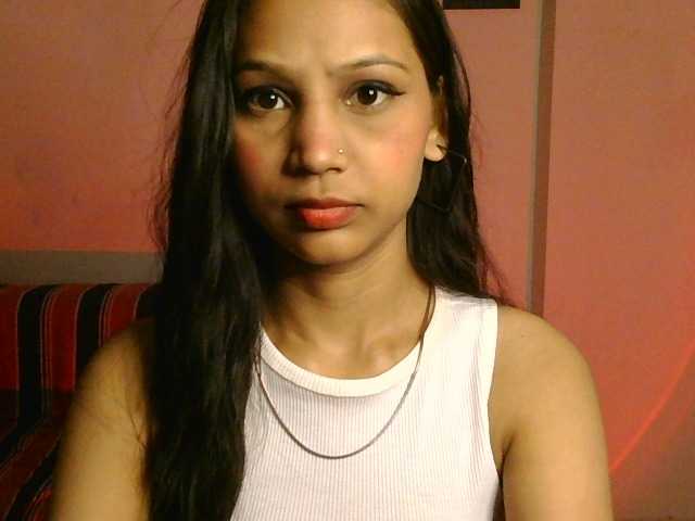 Yashika live cam on BongaCams
