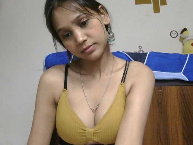 Yashika live cam on BongaCams