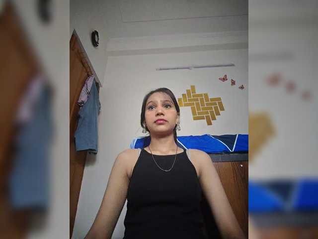 Yashika live cam on BongaCams