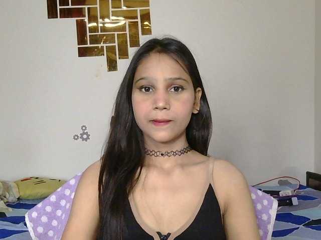 Yashika live cam on BongaCams