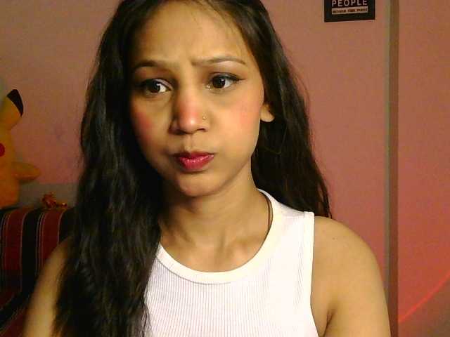 Yashika live cam on BongaCams